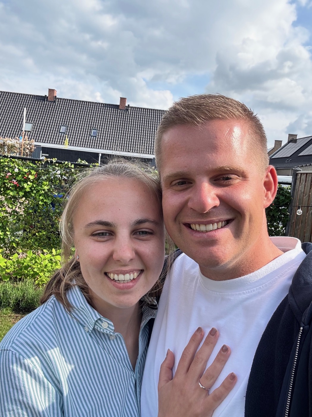 Stan en Tessa in de tuin